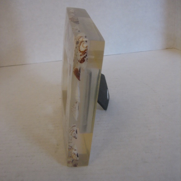 Free Lifestyle Less is More Resin & Seashells 3 x 3 Single Picture Frame NWNT - Picture 2 of 5